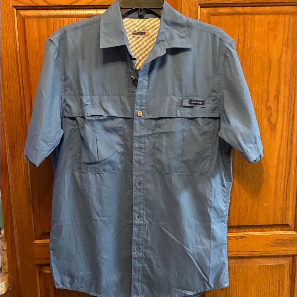 G.H. Bass & Co. Blue Casual Button Down Shirt size S